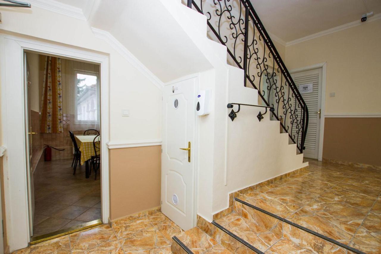 Hotel Jarja Panzio Hajdúszoboszló Exterior foto