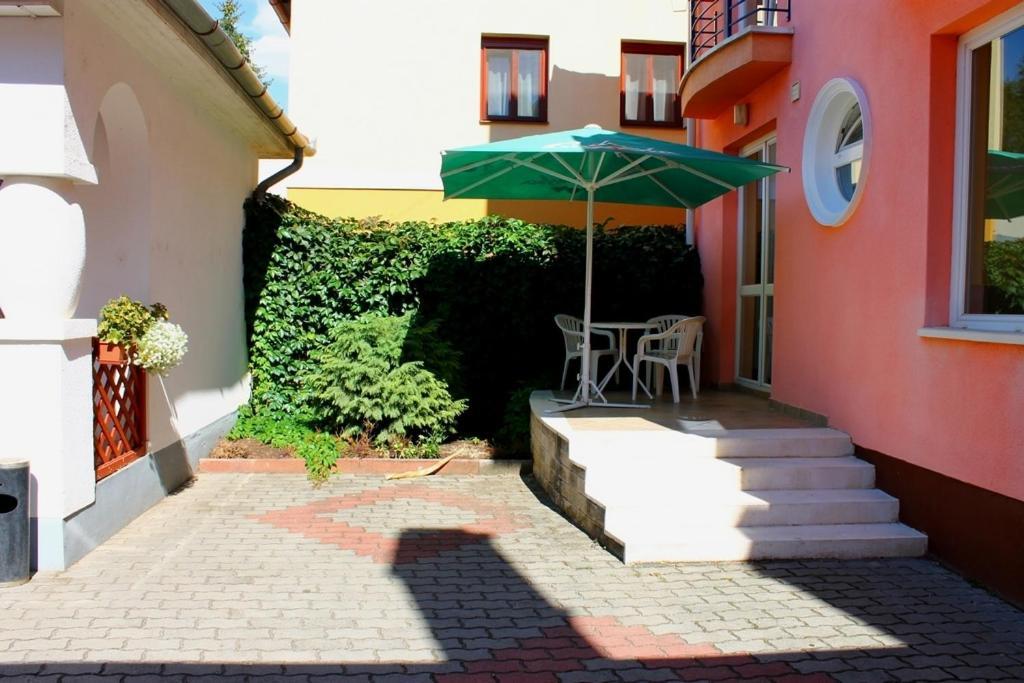 Hotel Jarja Panzio Hajdúszoboszló Exterior foto